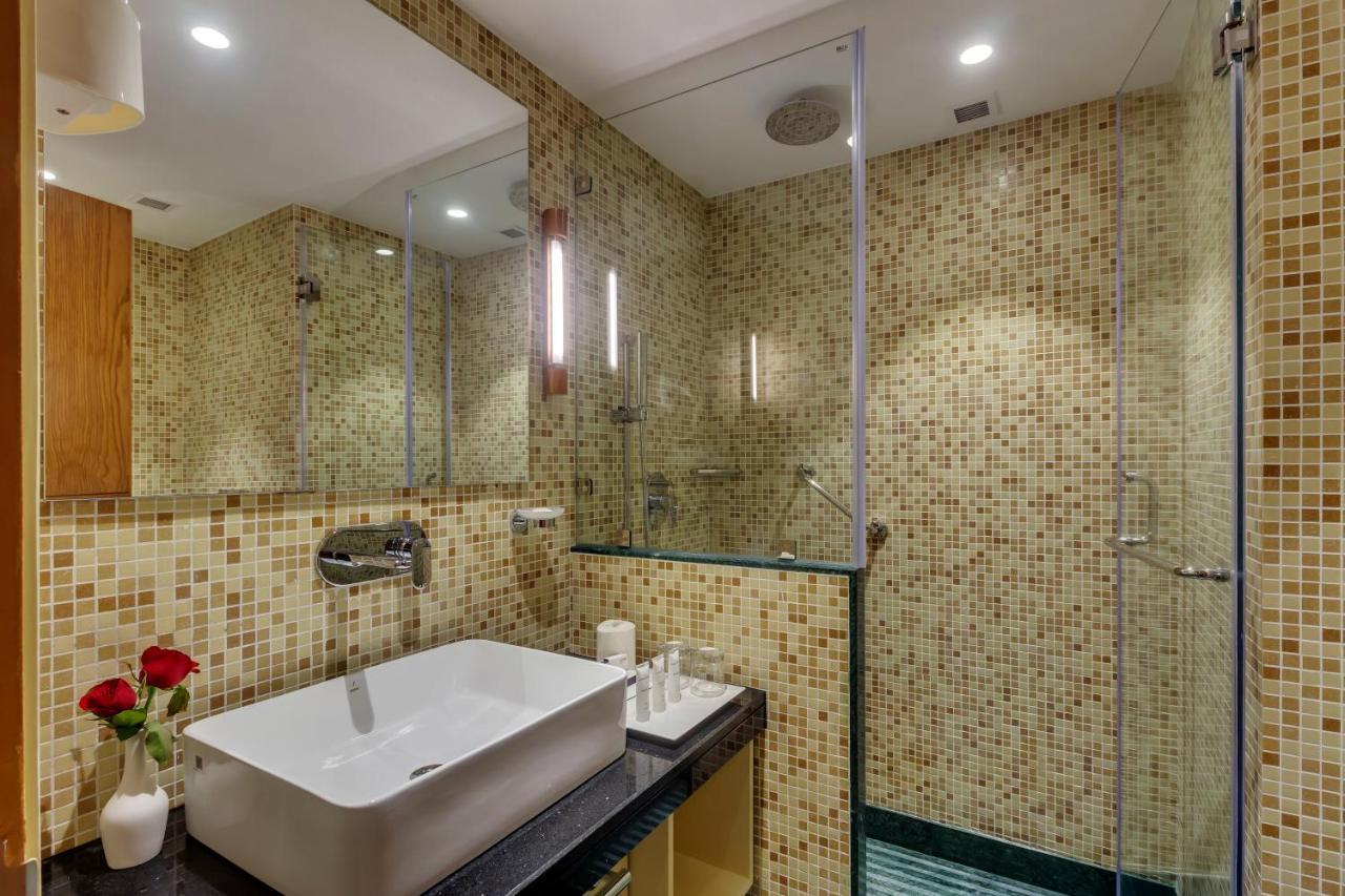 Golden Tulip - Hari Nagar