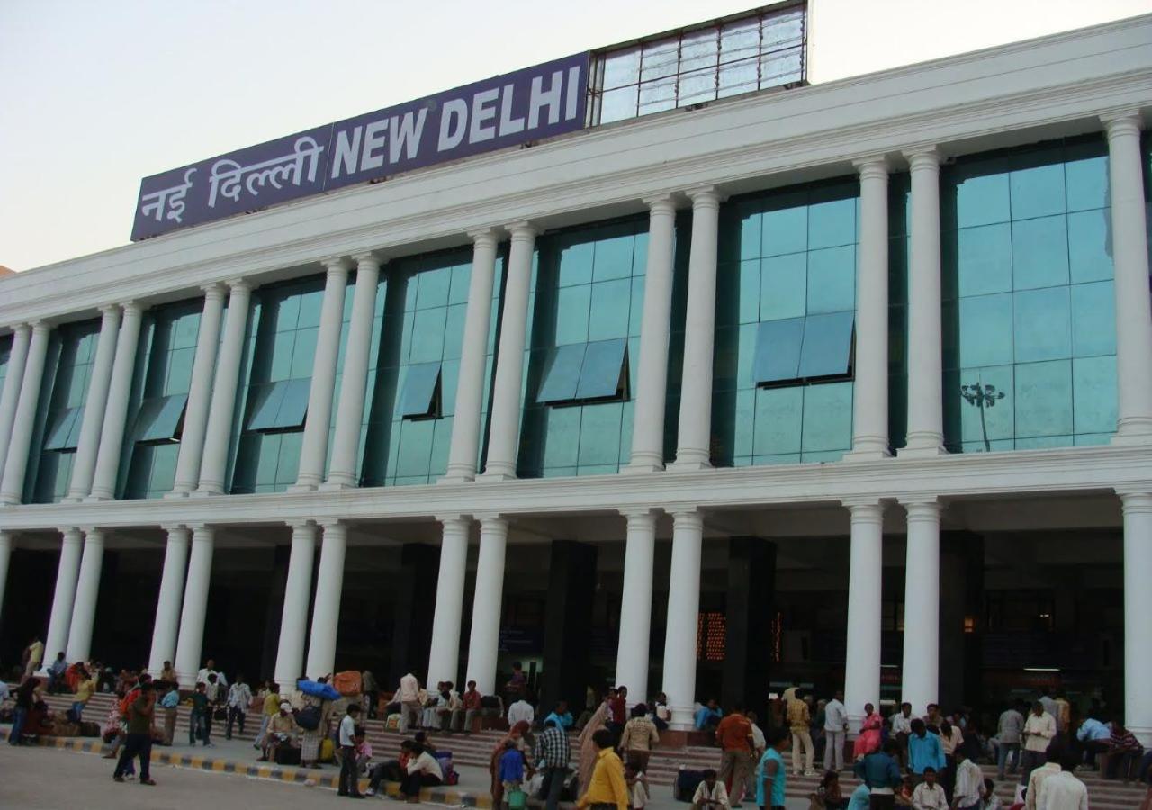 Red Snapper Near Dashrathpuri Metro Station - By Ap Singh Hotel 3*