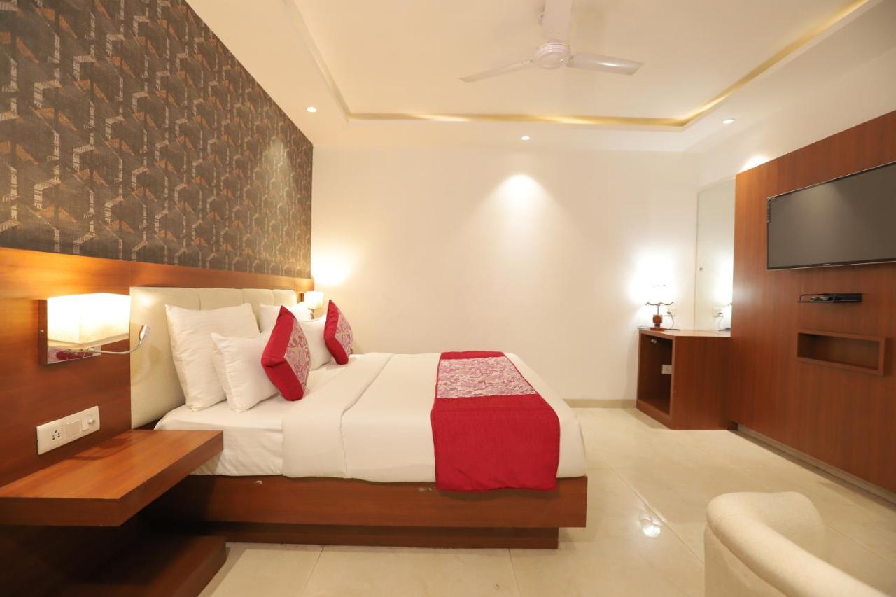 Nh Skye Suites Hotel 3*