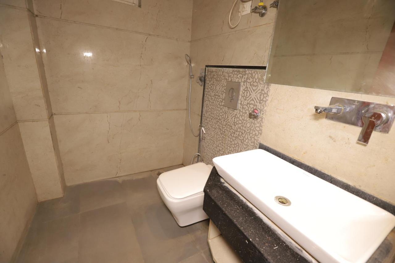 Hotel Nh Skye Suites
