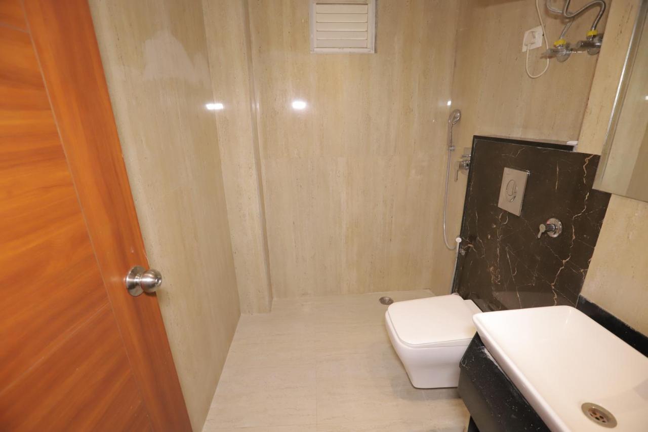 Hotel Nh Skye Suites 3*