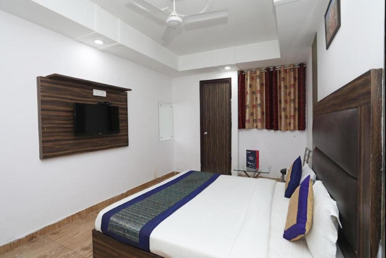 Hotel Rs Residency At Delhi Airport Hotel