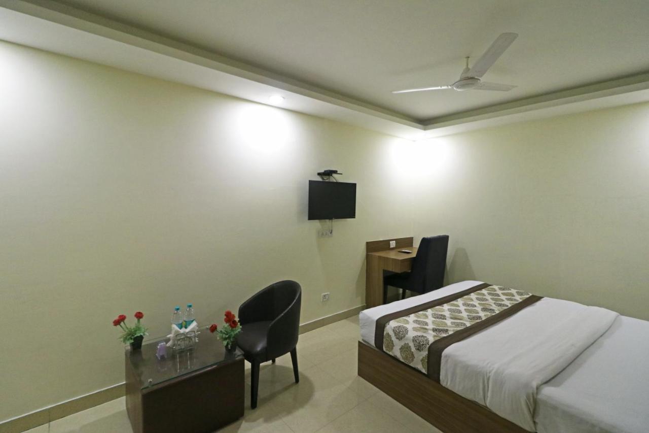 Hotel Hotel Rs Residency At Delhi Airport 3*
