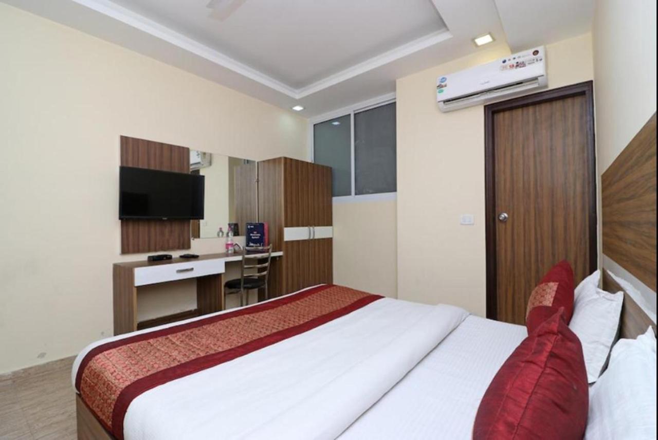Hotel Hotel Rs Residency At Delhi Airport 3*