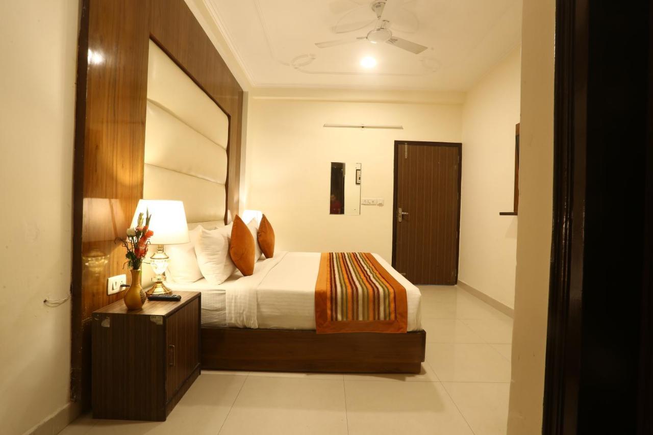 Earth Hotel