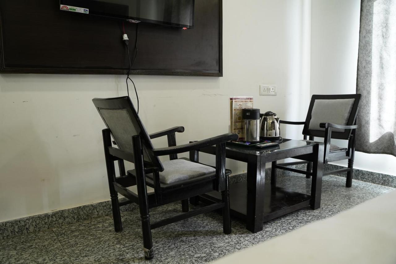 Anand Empire Near Railway Station Nova Deli