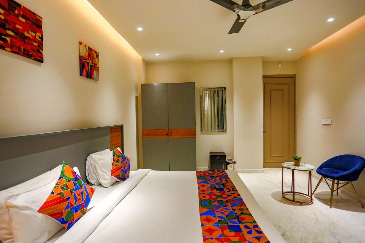 Fabhotel Clarks