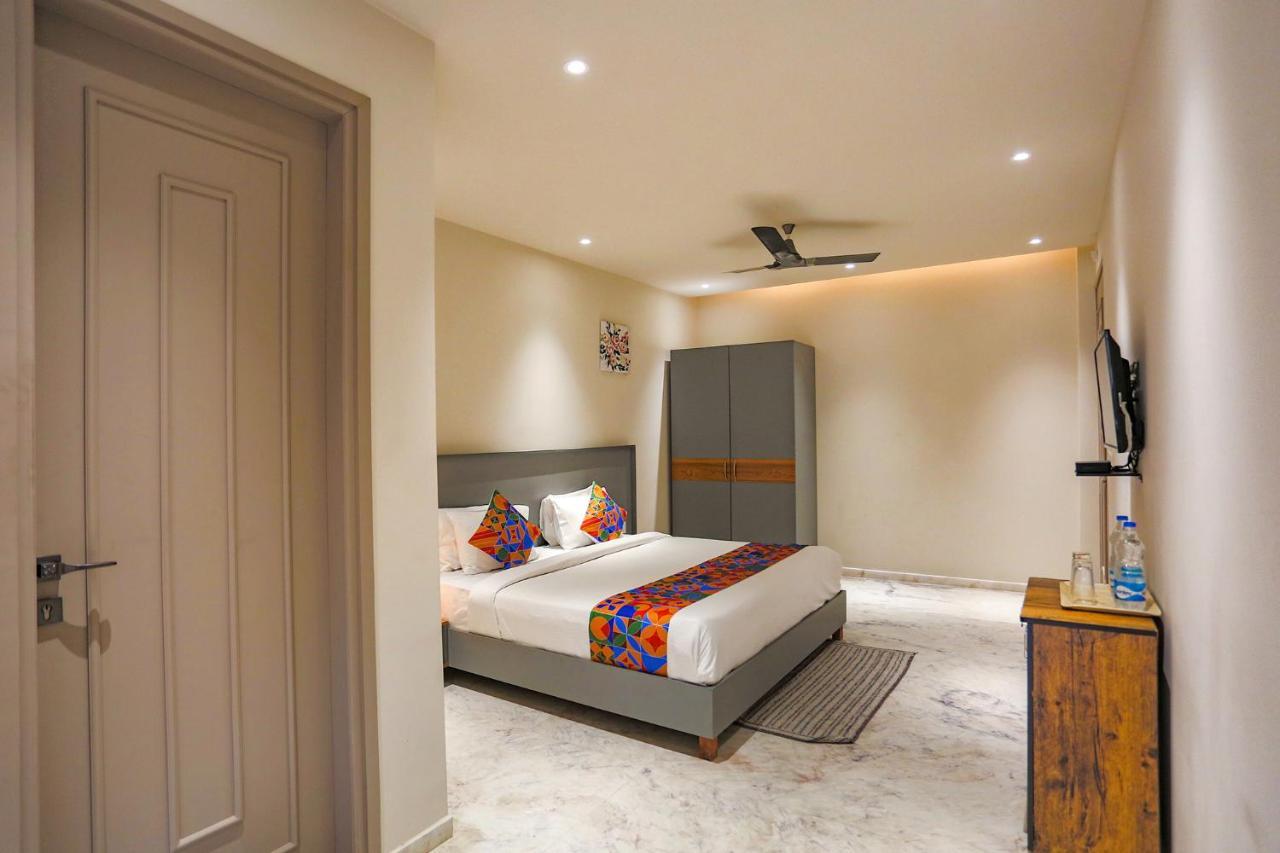 Hotel Fabhotel Clarks 3*