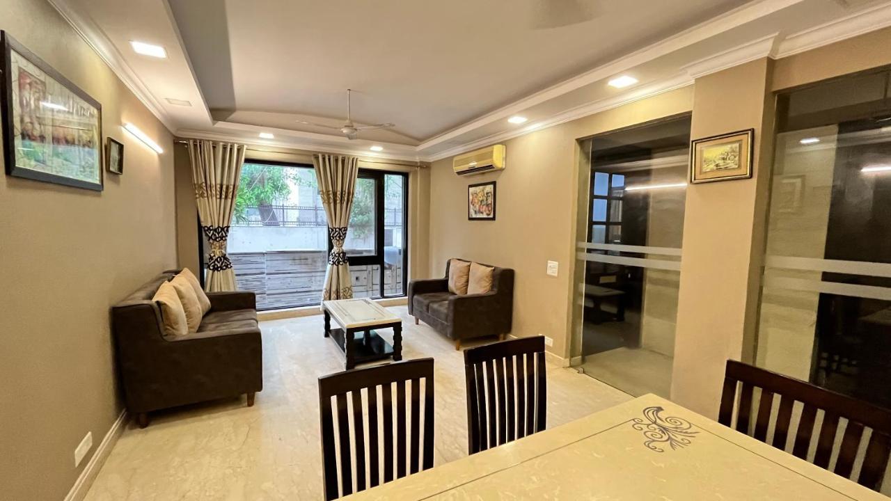 Hotel The Host Residency - Near Embassy Area,
