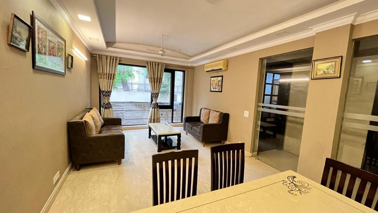 Hotel The Host Residency - Near Embassy Area,