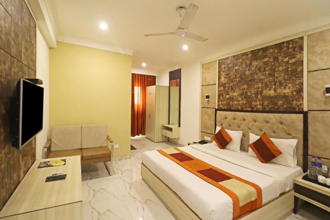 Almora Near Delhi Airport Hotel