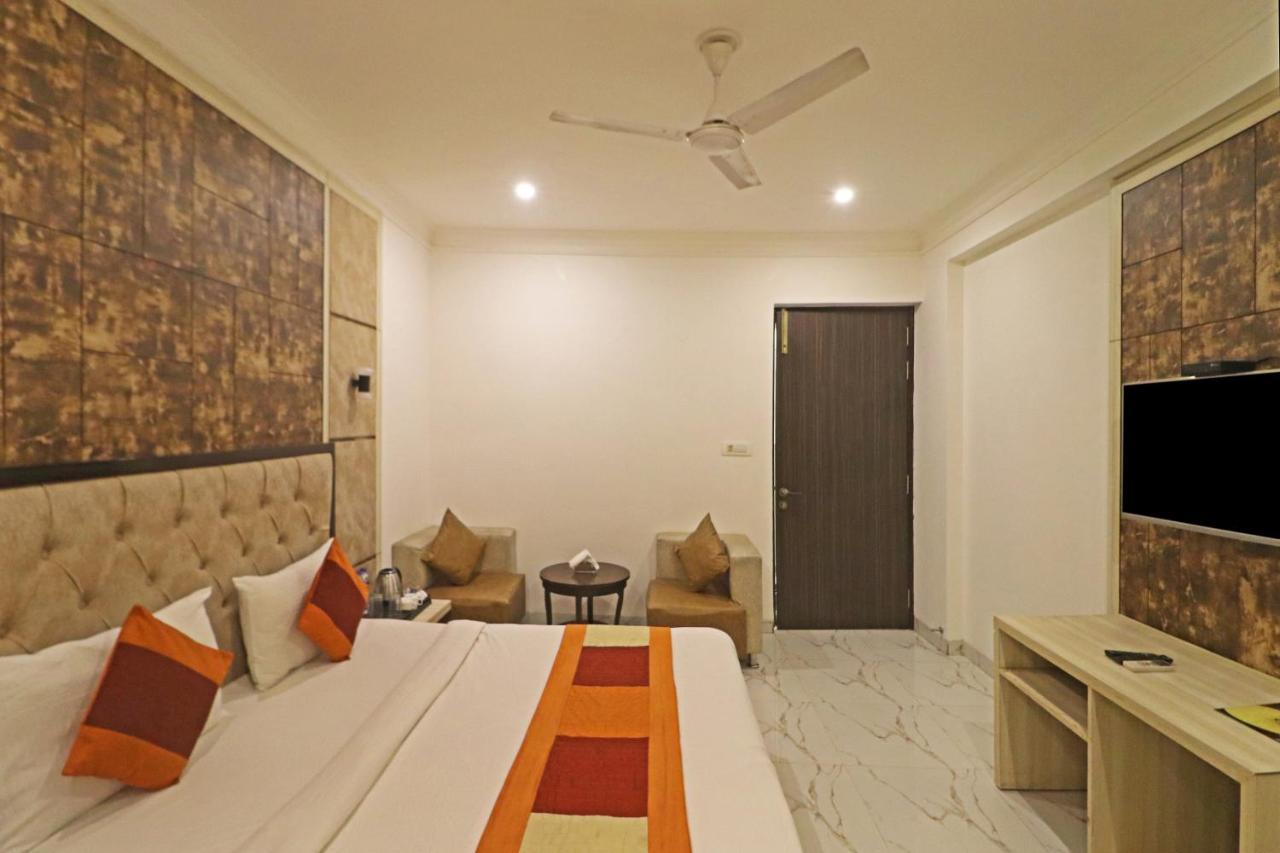 Almora Near Delhi Airport Hotel Nova Deli