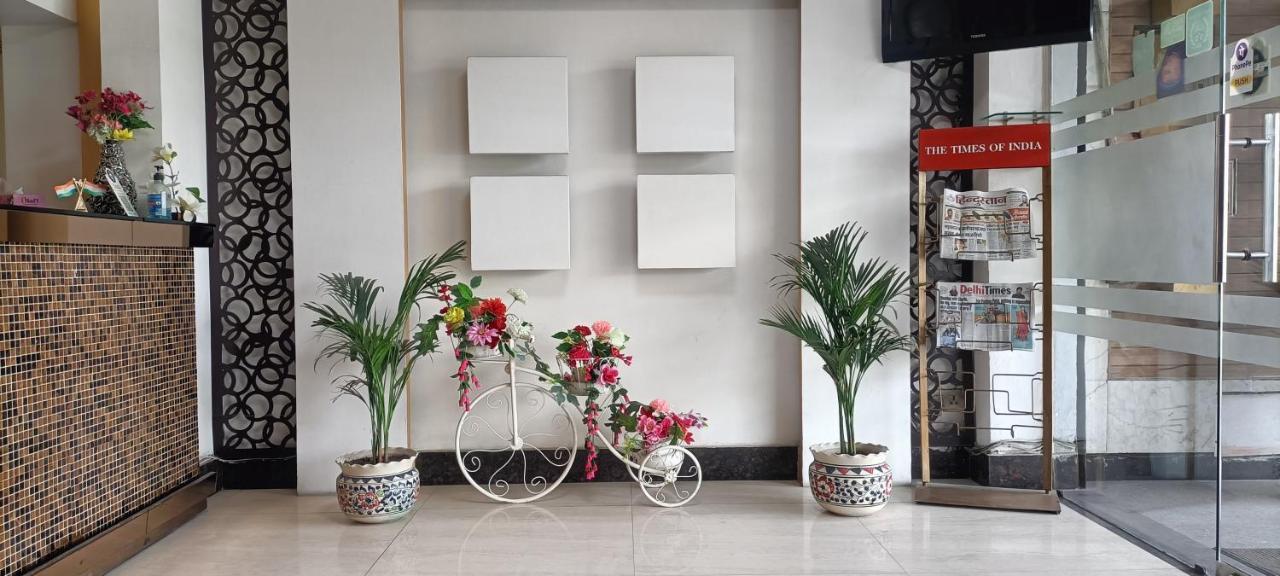 Hotel The Paradise Near Apollo Hospital New Delhi