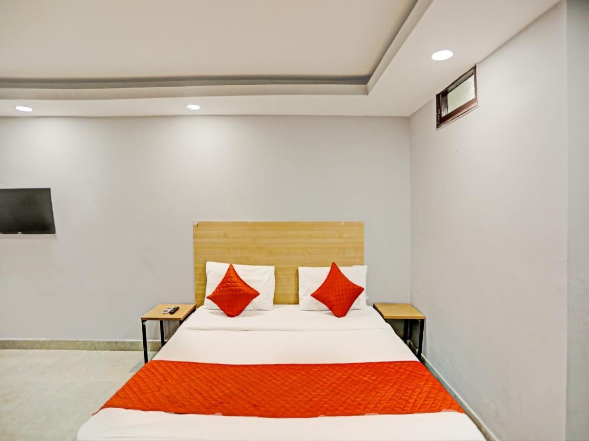 Hotel Red Coral By F9 New Delhi