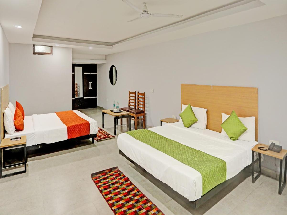 Hotel Red Coral By F9 New Delhi