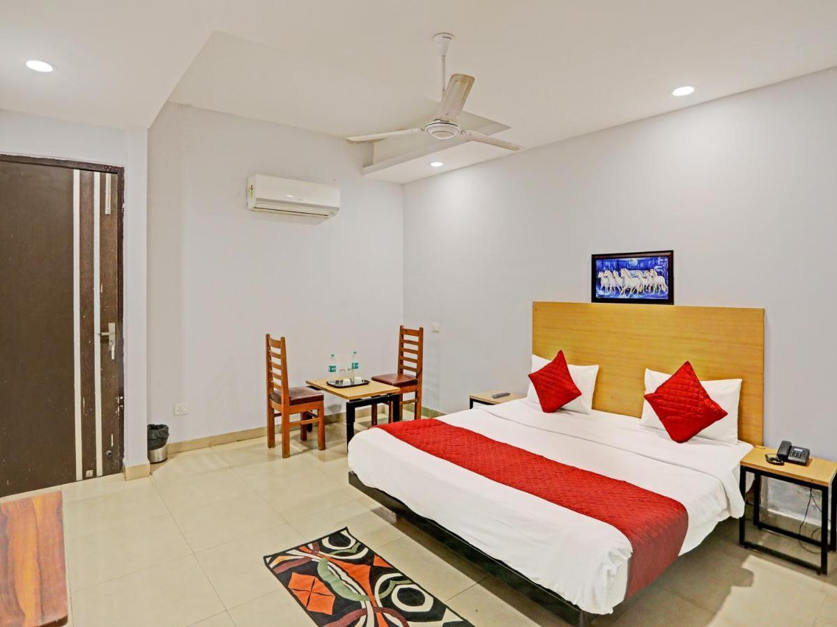 Red Coral By F9 3* New Delhi