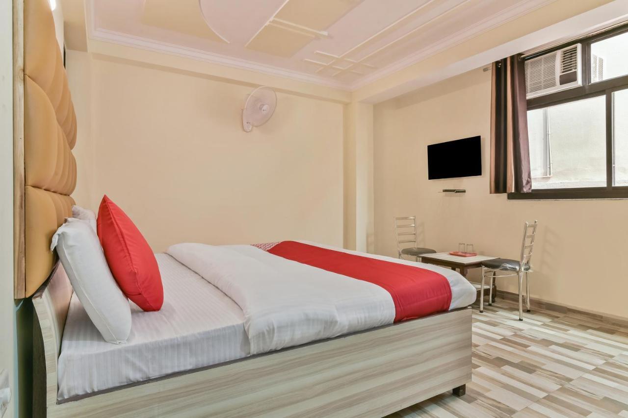 Oyo Clink Hotel