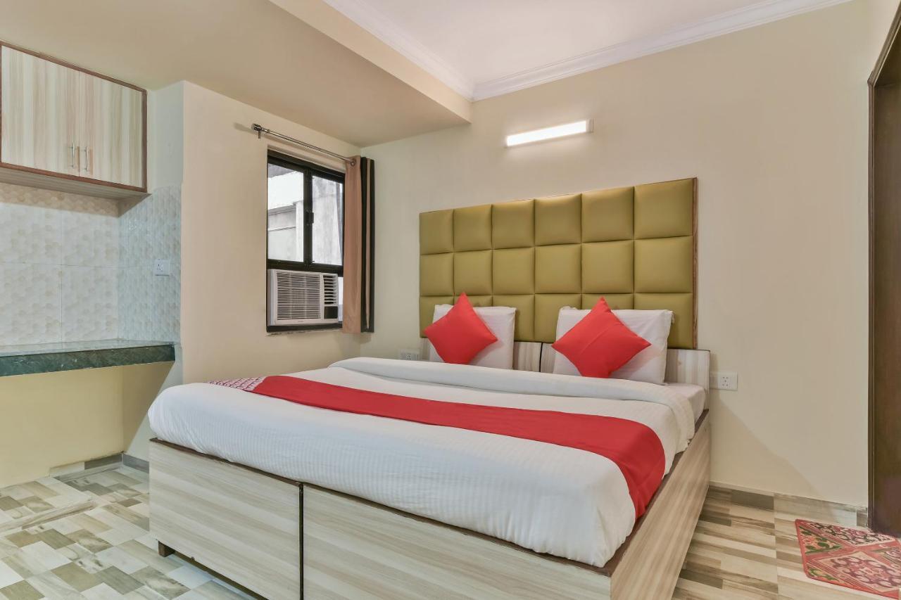 Hotel Oyo Clink New Delhi
