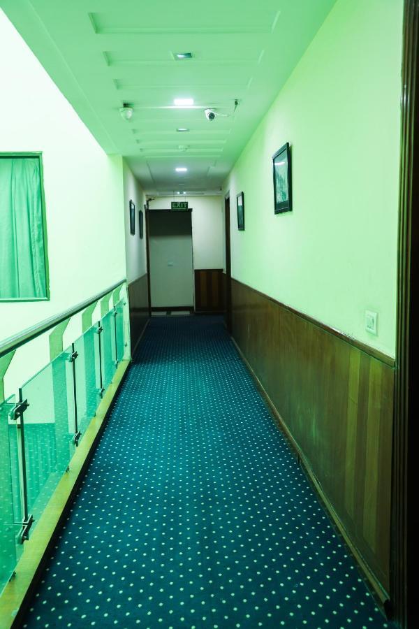 Hotel Scoovey The Bmk & Banquets Local Id Accepted New Delhi