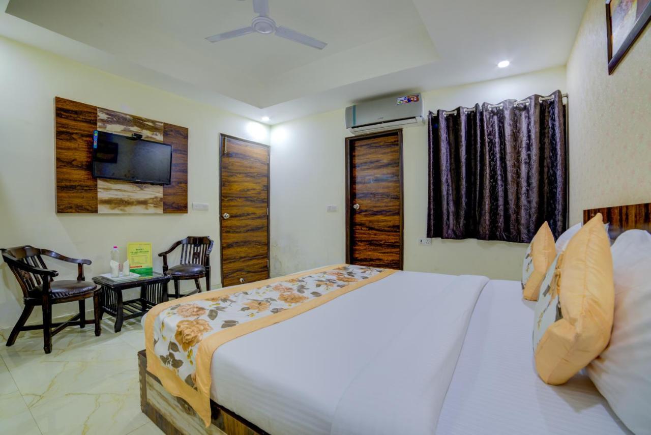 Hotel Grand Suites Delhi Airport 4*