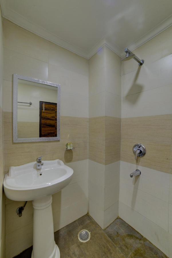Grand Suites Delhi Airport 4*