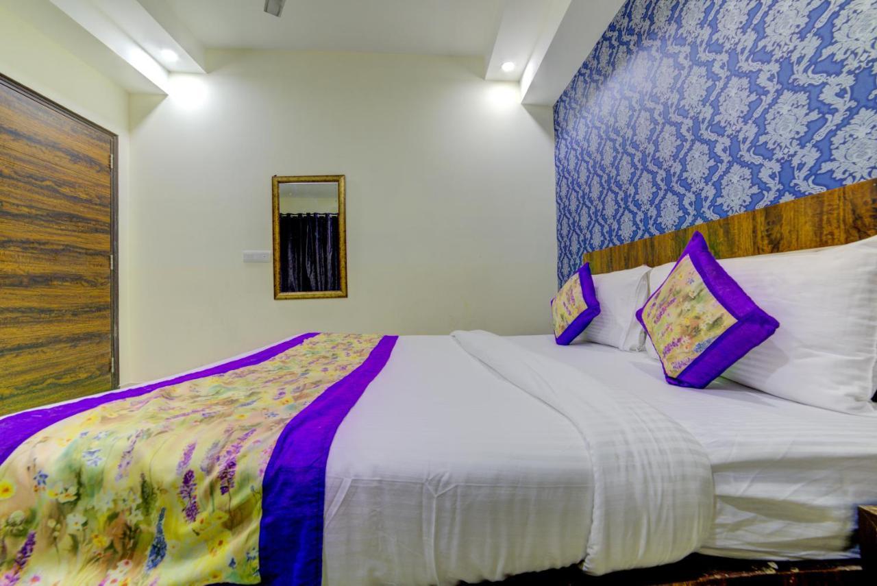 Grand Suites Delhi Airport Hotel 4*