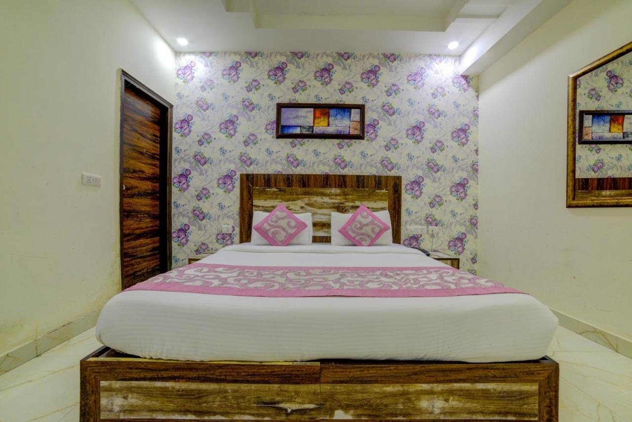 Grand Suites Delhi Airport 4* New Delhi