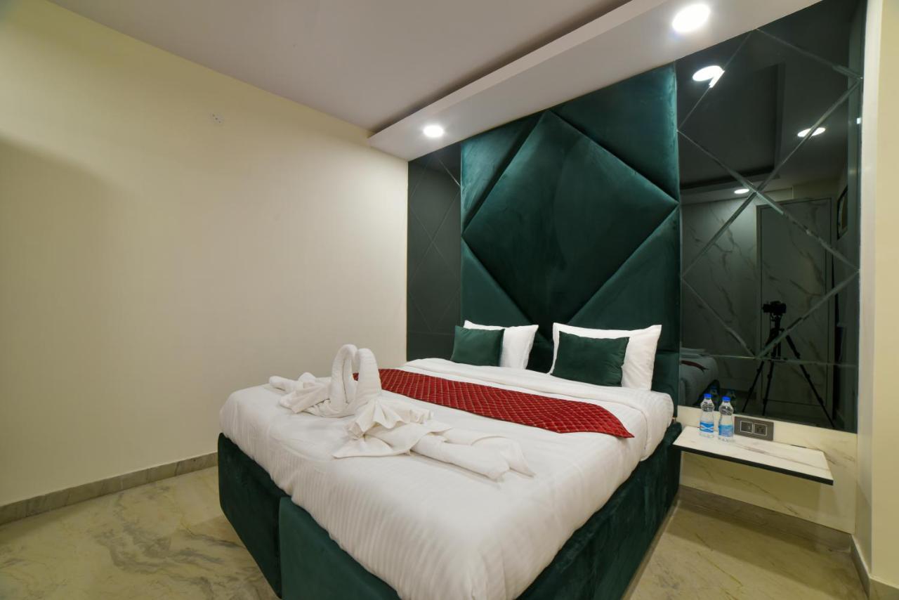 Hotel The Twenties Kamla Nagar 3*