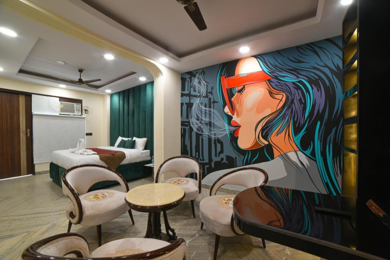 The Twenties Kamla Nagar Hotel 3*