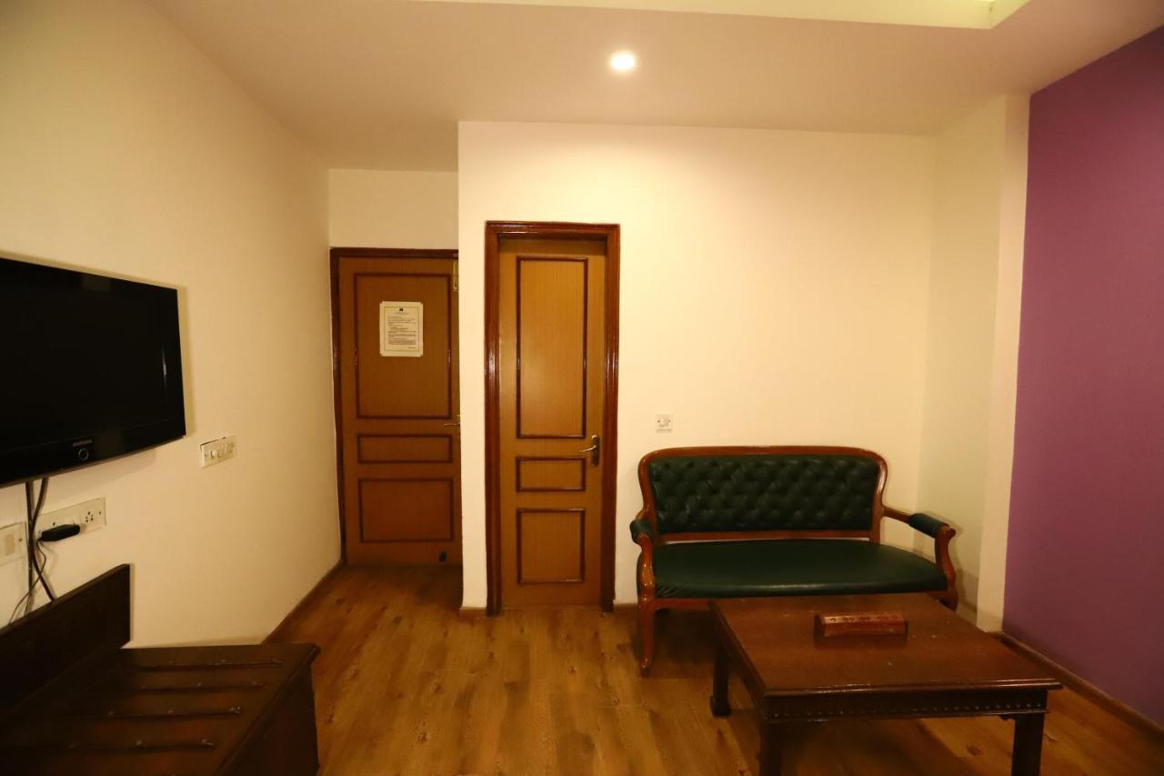 Hotel Ambica Palace Aiims - Couple Friendly Local Id Accepted New Delhi