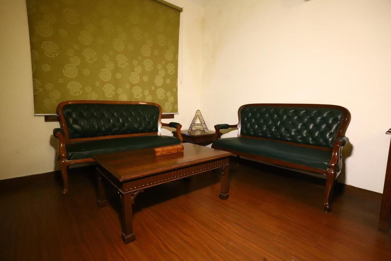 Ambica Palace Aiims - Couple Friendly Local Id Accepted