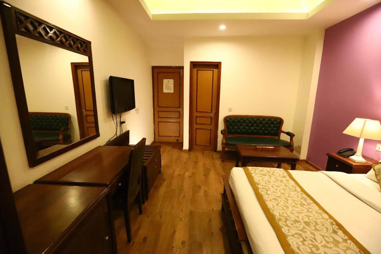 Ambica Palace Aiims - Couple Friendly Local Id Accepted