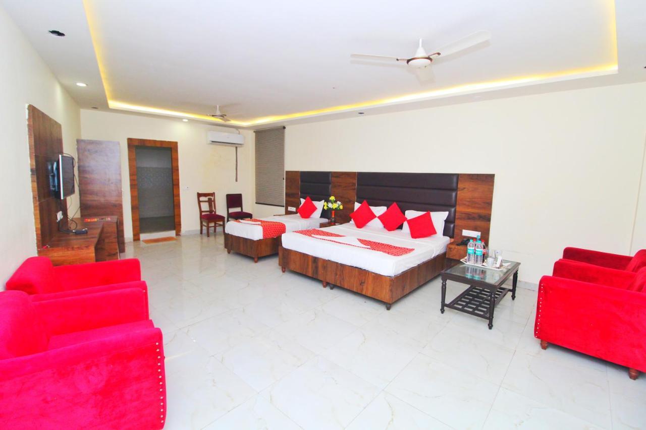 Hanuwant Hotel