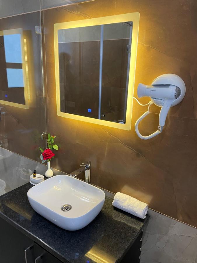Hotel Malbork Rajouri Garden Delhi - Couple Friendly Local Ids Accepted 3*