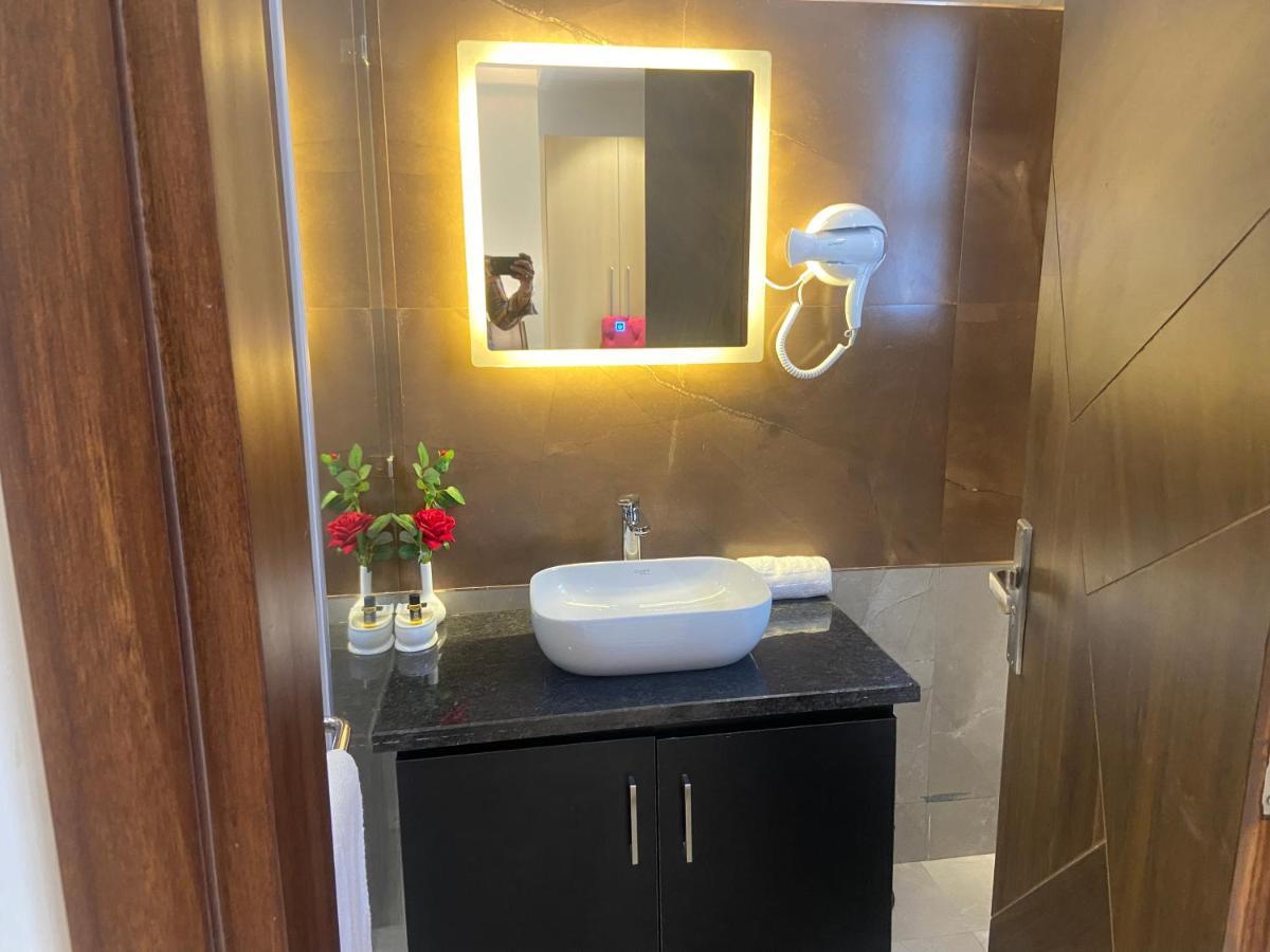 Malbork Rajouri Garden Delhi - Couple Friendly Local Ids Accepted Hotel 3*