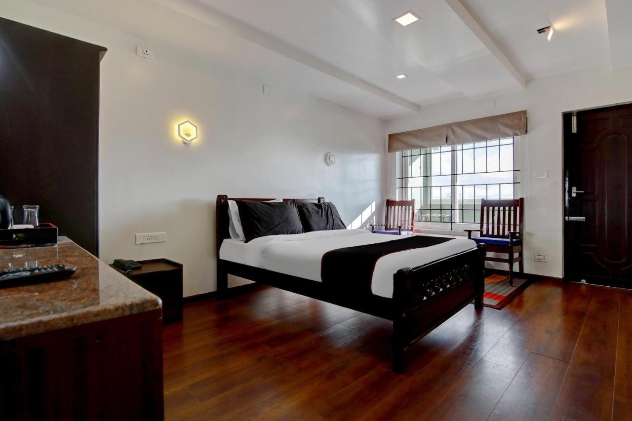 Collection O 75908 Garg Trade Centre Sector 11 Hotel 3*