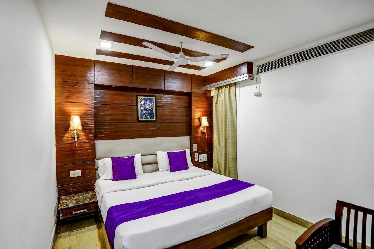 Staybook - South Delhi Hotel 4*