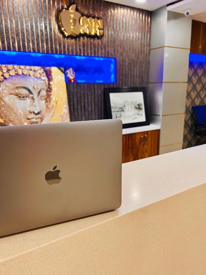 Apple & Suites, 4* New Delhi