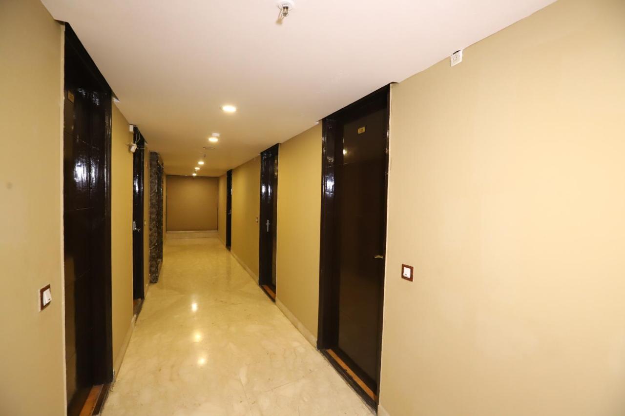 Hotel Palm Grand Naraina - Couple Friendly Local Ids Accepted 4*