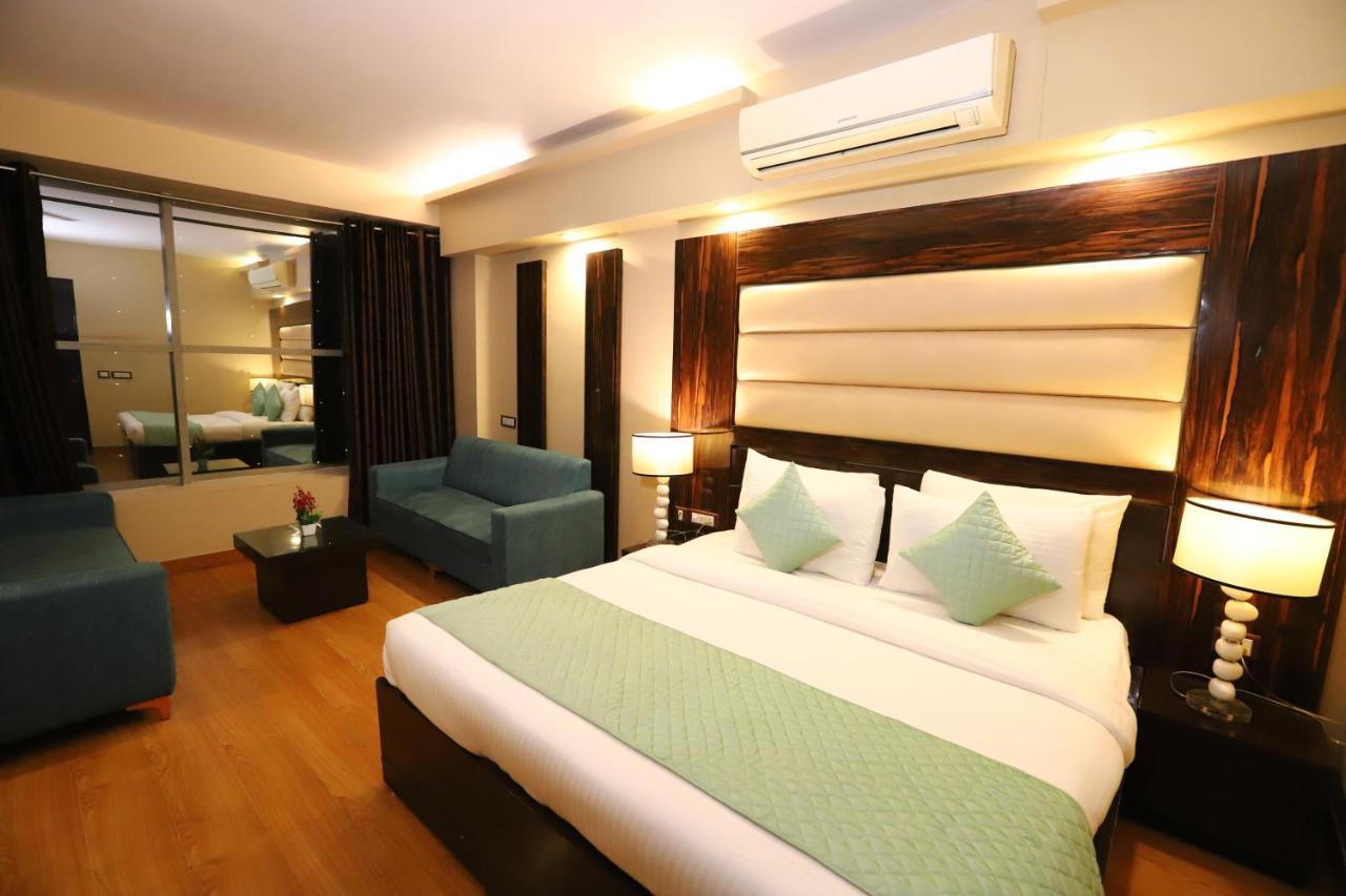 Palm Grand Naraina - Couple Friendly Local Ids Accepted Hotel New Delhi