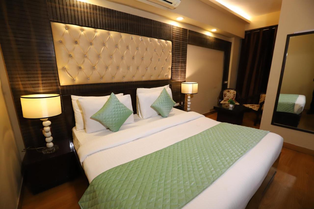Palm Grand Naraina - Couple Friendly Local Ids Accepted New Delhi