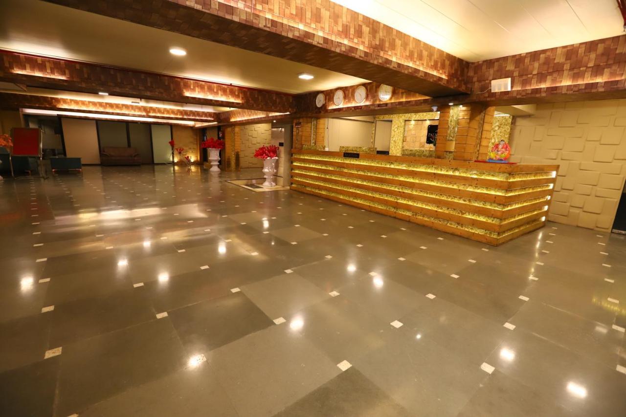 Hotel Palm Grand Naraina - Couple Friendly Local Ids Accepted