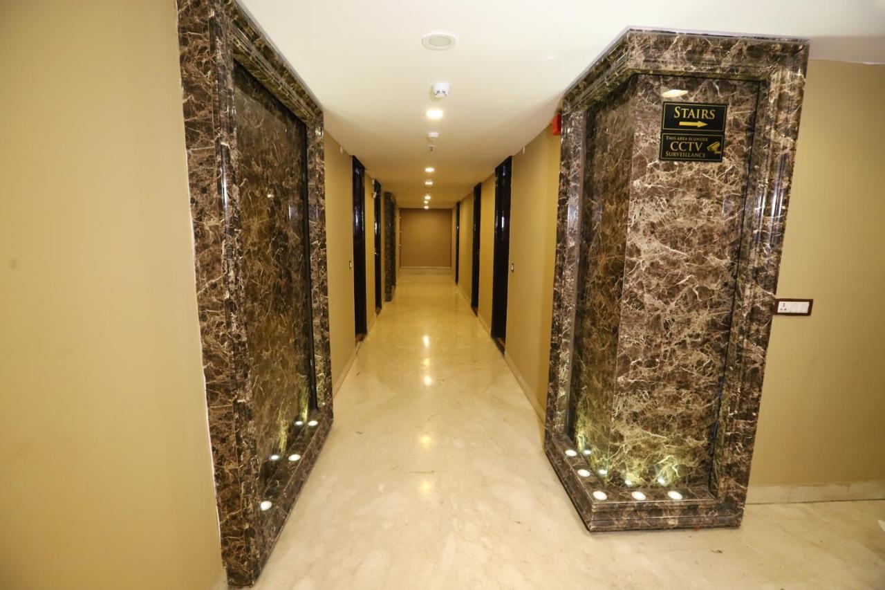 Palm Grand Naraina - Couple Friendly Local Ids Accepted 4* New Delhi