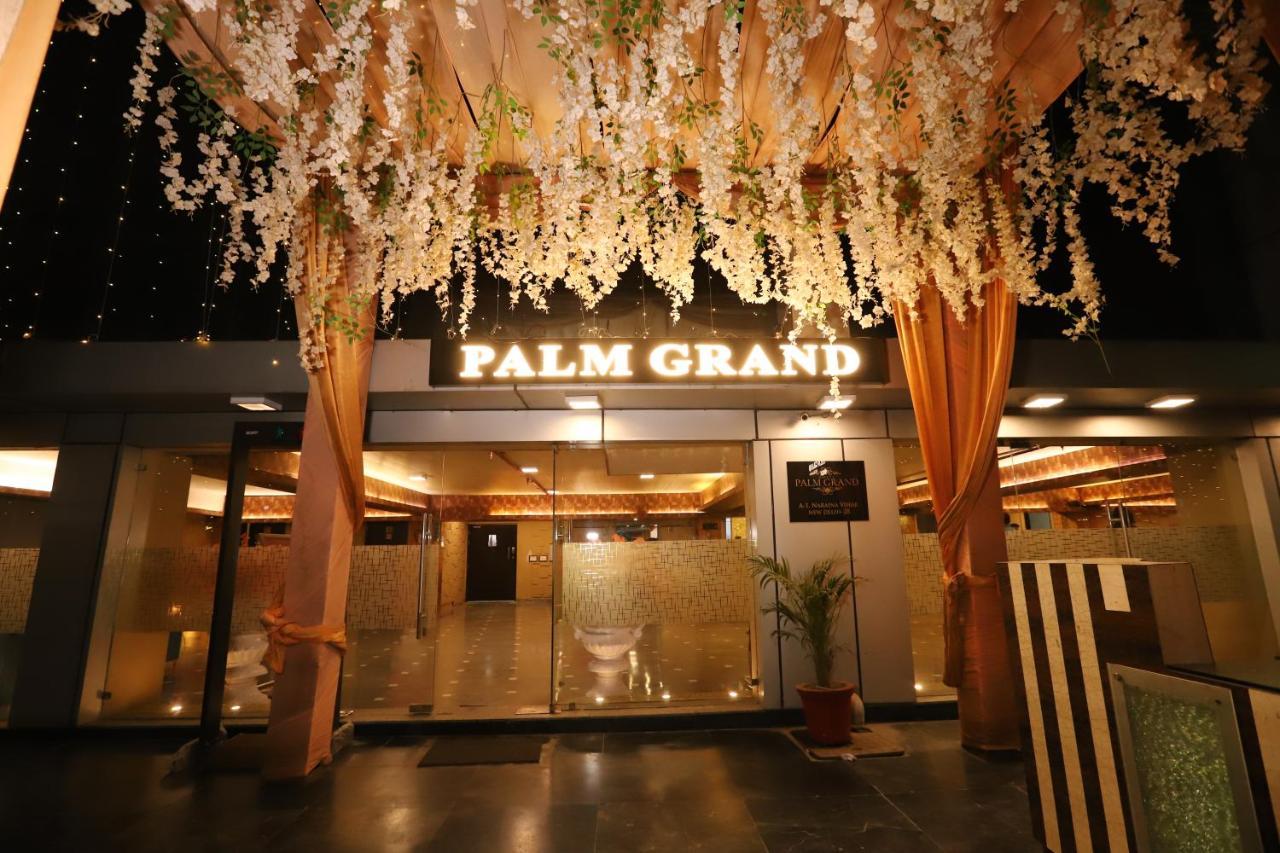 Palm Grand Naraina - Couple Friendly Local Ids Accepted Hotel 4*