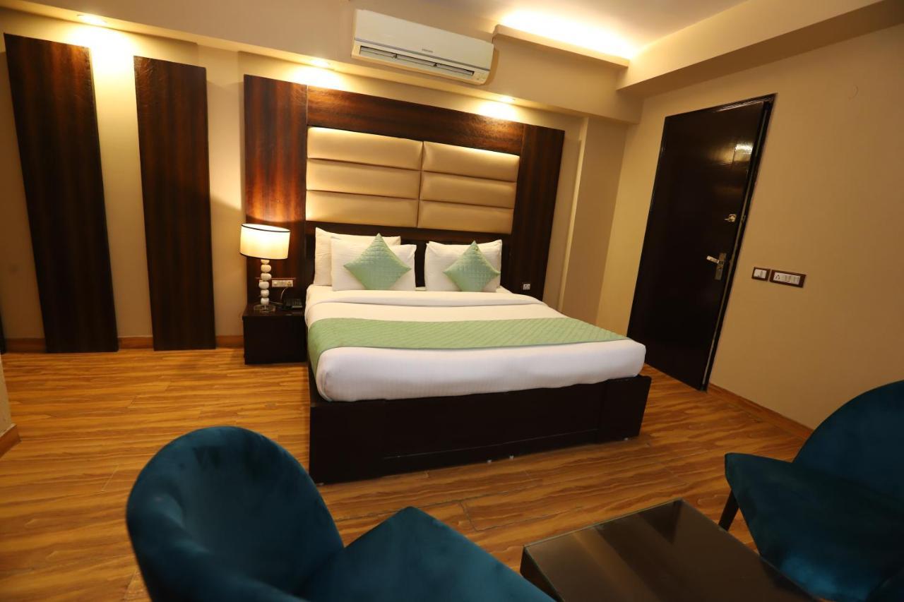 Palm Grand Naraina - Couple Friendly Local Ids Accepted New Delhi