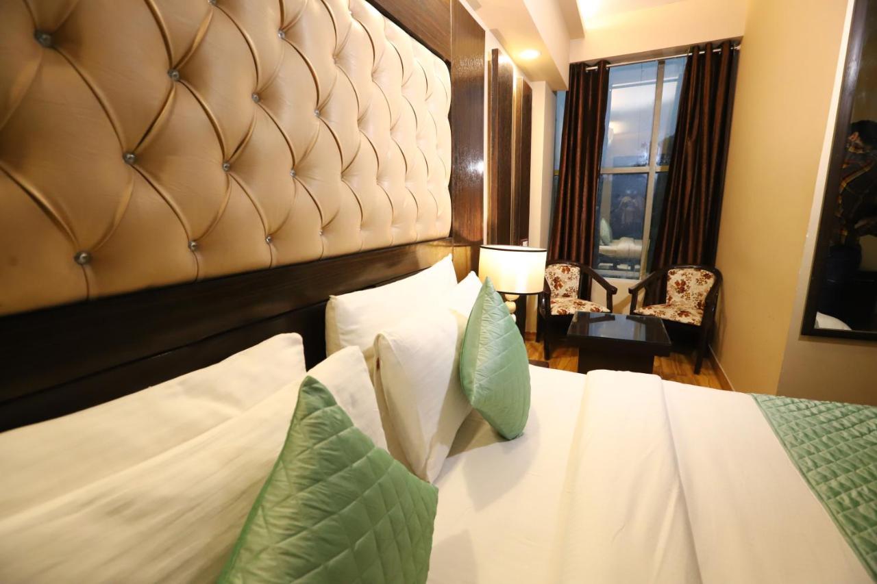 Palm Grand Naraina - Couple Friendly Local Ids Accepted 4* New Delhi