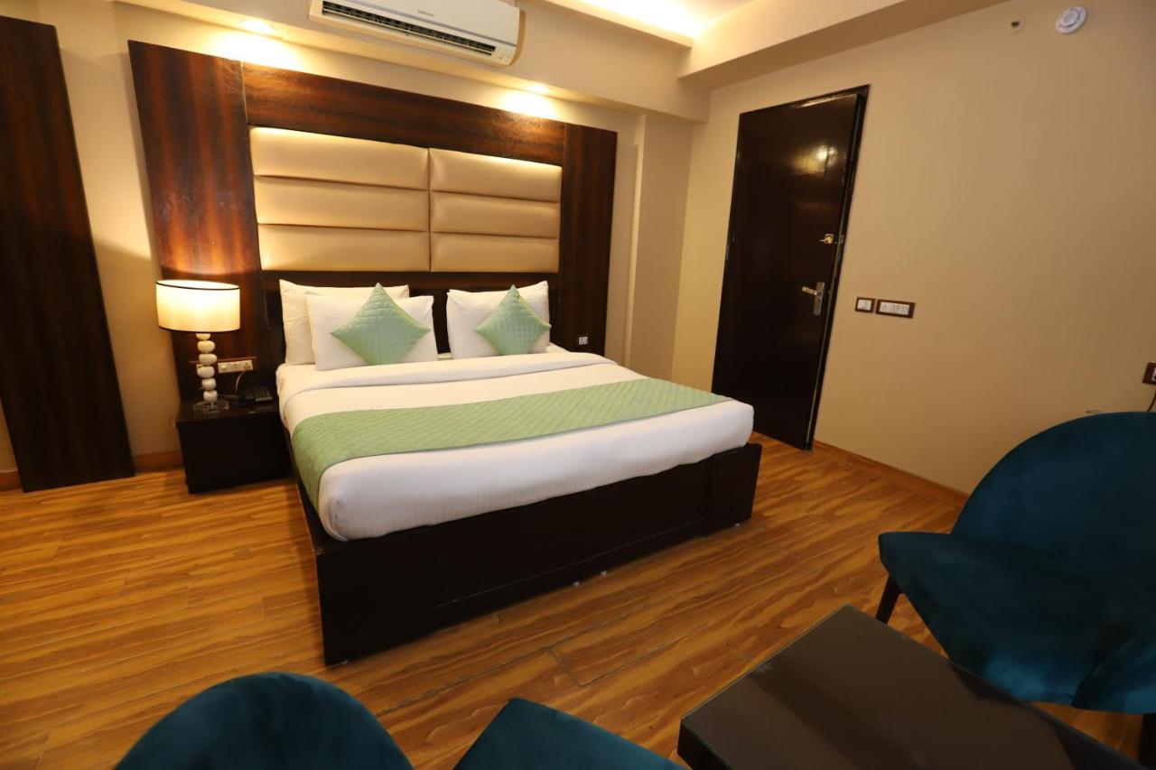 Palm Grand Naraina - Couple Friendly Local Ids Accepted 4* New Delhi