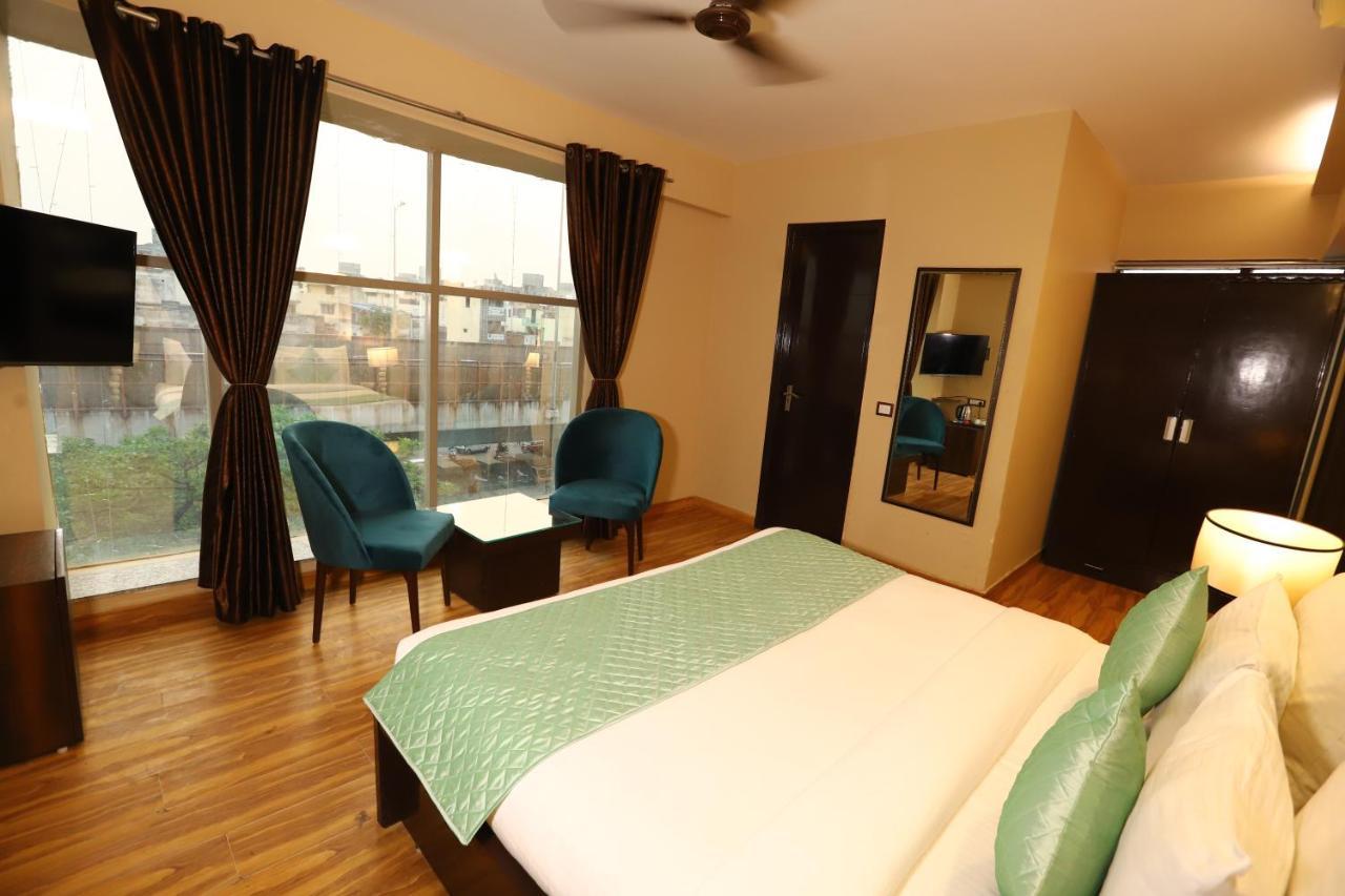 Hotel Palm Grand Naraina - Couple Friendly Local Ids Accepted
