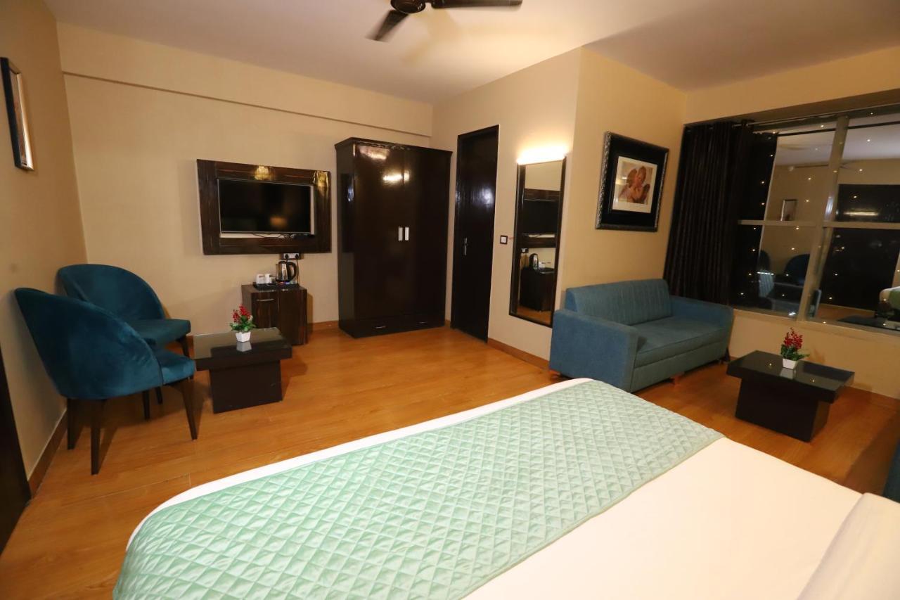 Palm Grand Naraina - Couple Friendly Local Ids Accepted Hotel New Delhi