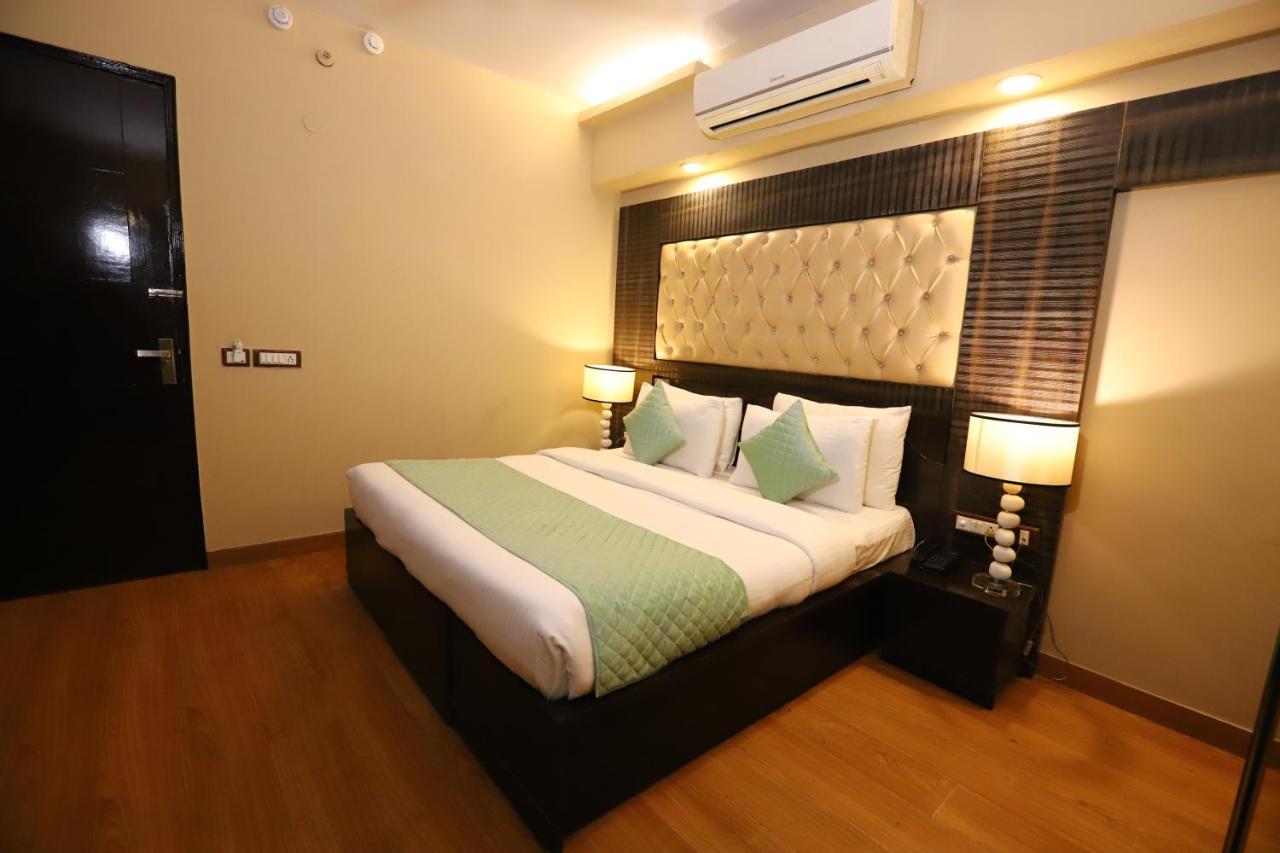 Palm Grand Naraina - Couple Friendly Local Ids Accepted New Delhi